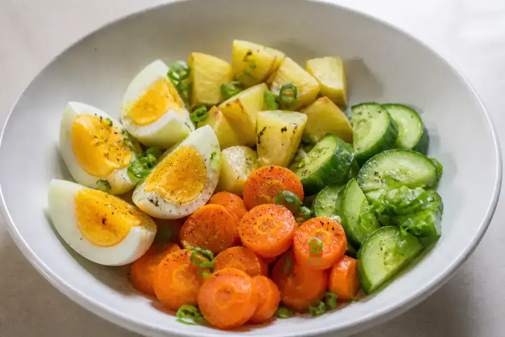 Argentinian-Inspired Low-FODMAP-Style Egg Potato Carrot Bowl