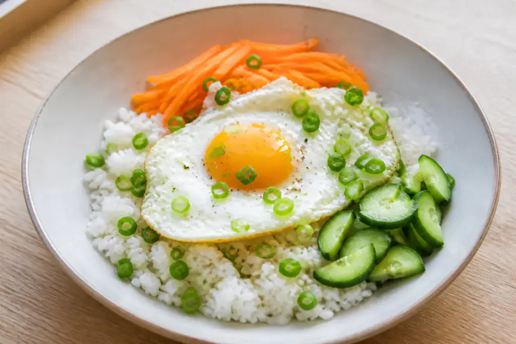 Low-FODMAP-Style Egg Rice Bowl