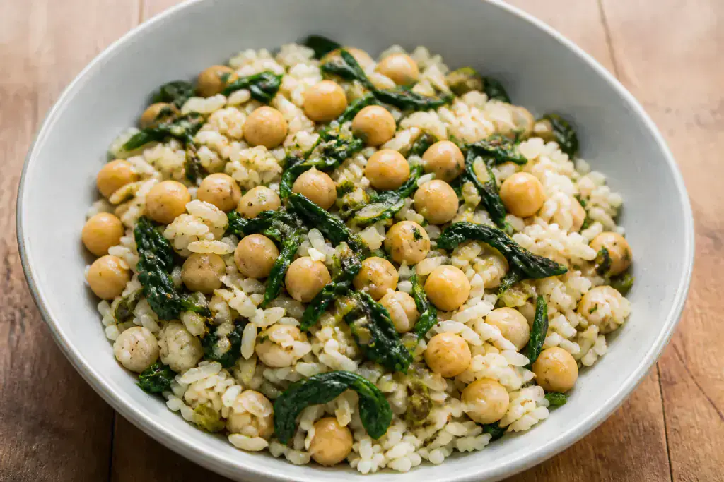 Polish-Inspired Vegan Chickpea Spinach Rice Bowl